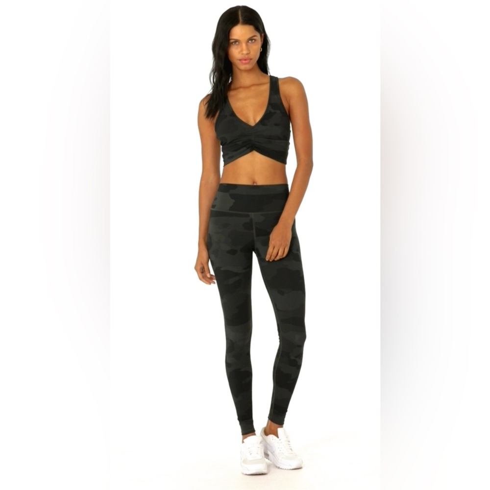 🖤🤍NWOT🩶🤍ALO High Waist Black Camo Leggings